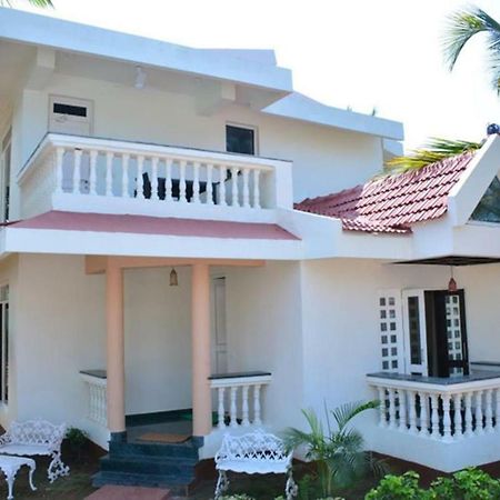 Regenta Resort, Varca Beach Экстерьер фото