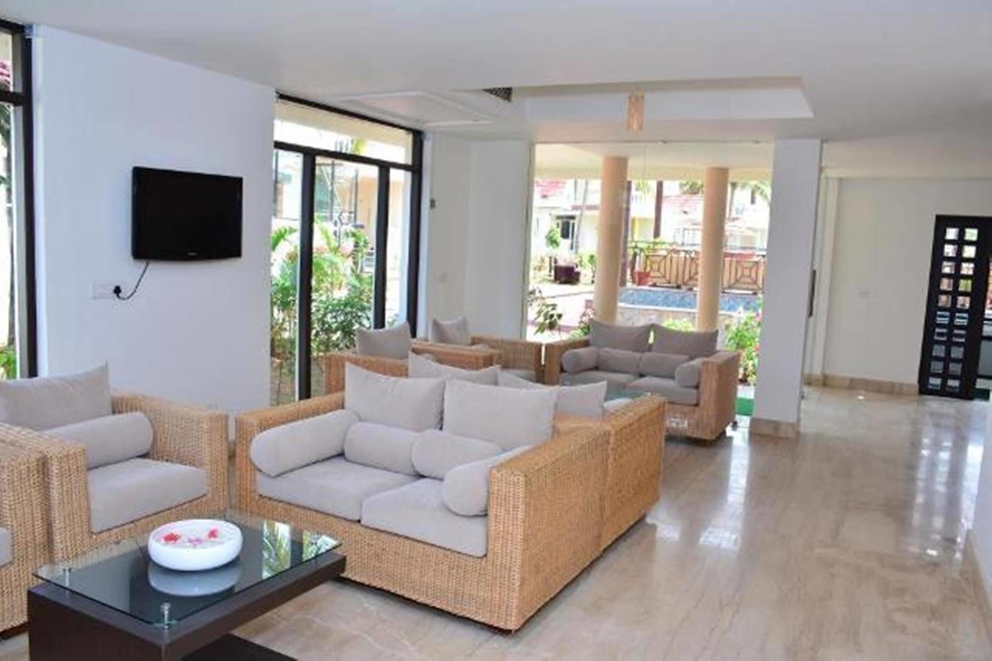 Regenta Resort, Varca Beach Экстерьер фото