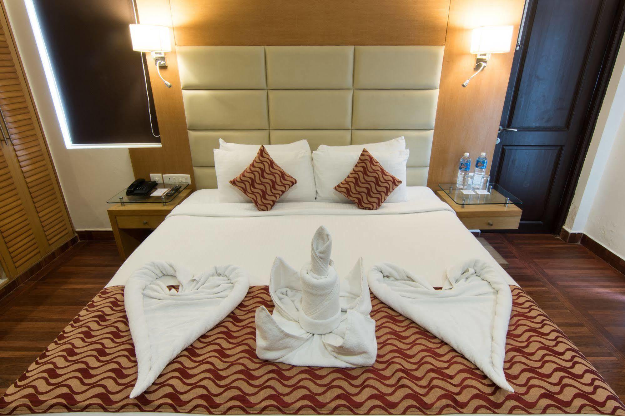 Regenta Resort, Varca Beach Экстерьер фото