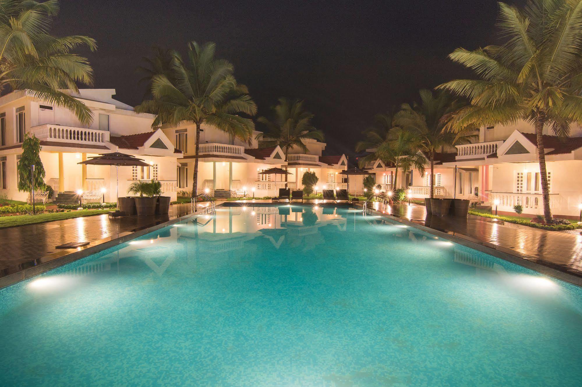 Regenta Resort, Varca Beach Экстерьер фото