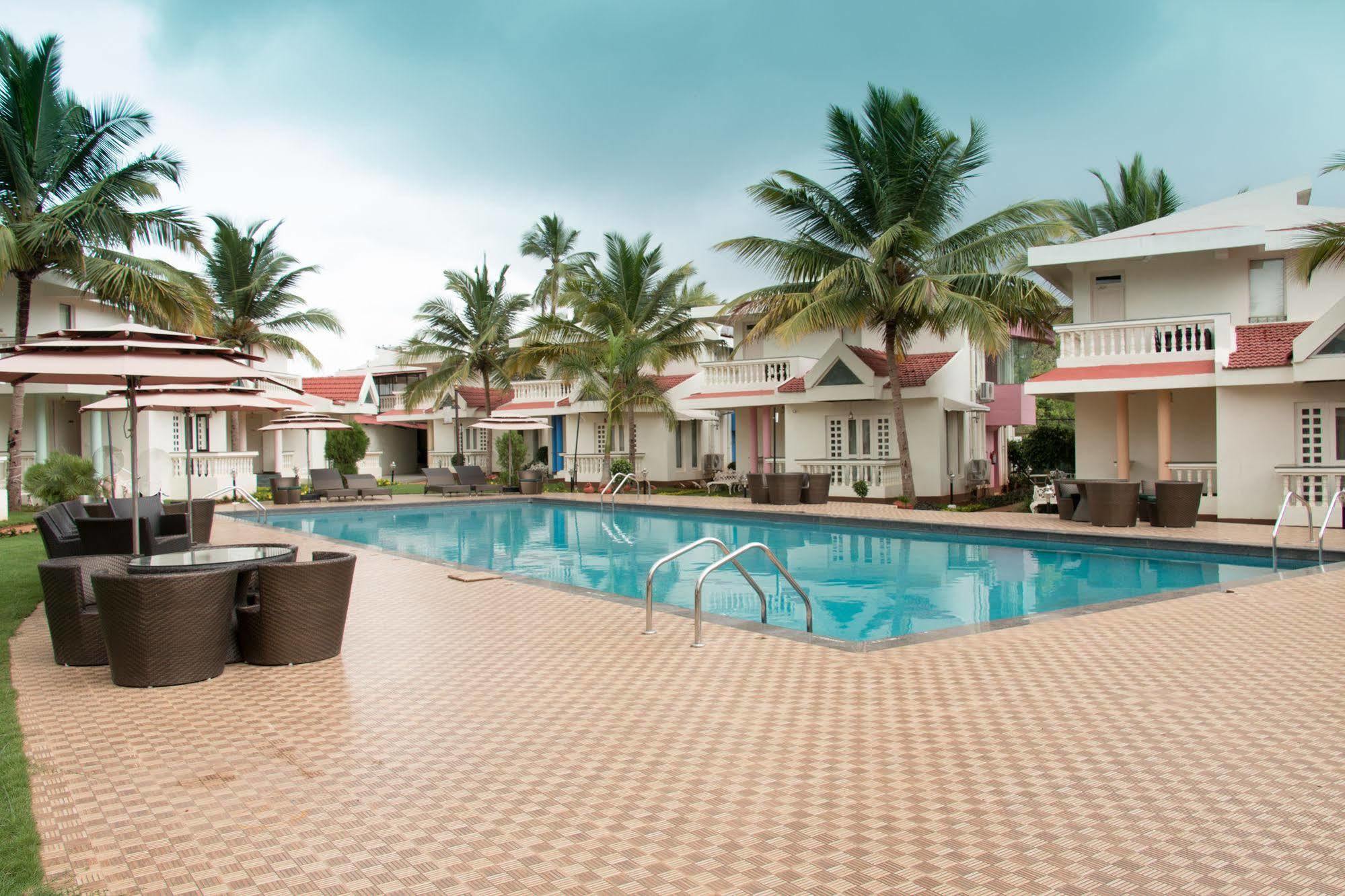 Regenta Resort, Varca Beach Экстерьер фото