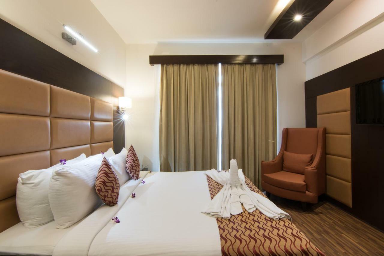 Regenta Resort, Varca Beach Экстерьер фото