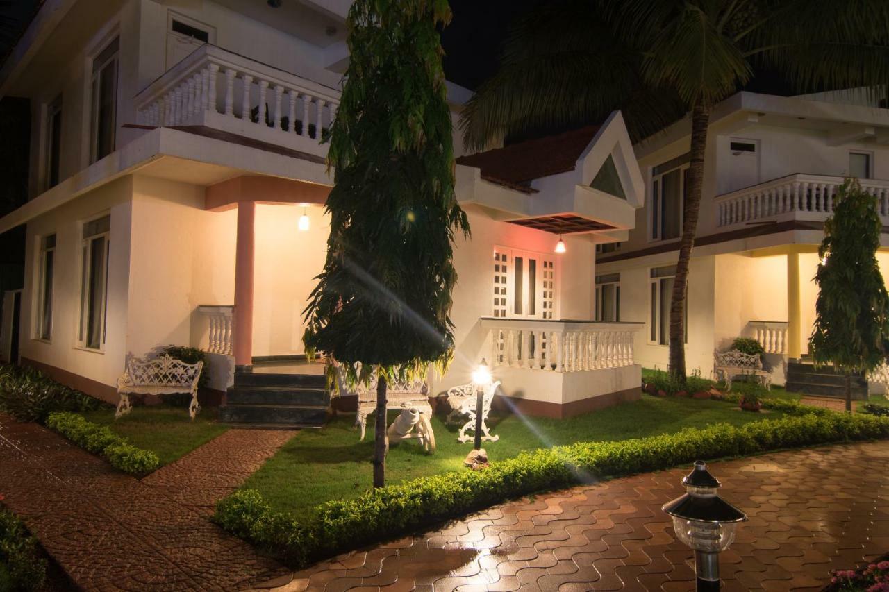 Regenta Resort, Varca Beach Экстерьер фото
